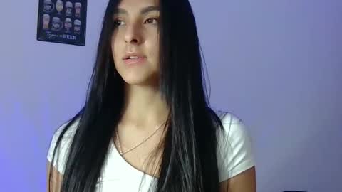 Snapshot of alicee_roos chatting on January 2025 10:04:01 PM Alice online show from January 2025 10:04:01 PM