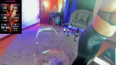 Snapshot of alicee_roos chatting on March 2026 10:05:02 PM Alice online show from March 2026 10:05:02 PM