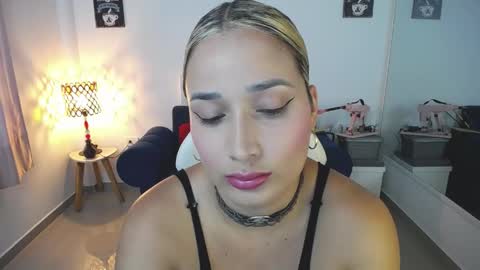 Snapshot of alicee_wild_ chatting on April 2026 10:53:01 PM Alicia 1000 PM - 600 AM COLOMBIAN TIME online show from April 2026 10:53:01 PM