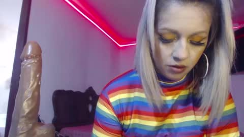 Snapshot of aliceesmiths chatting on December 2024 05:25:01 PM aliceesmiths online show from December 2024 05:25:01 PM