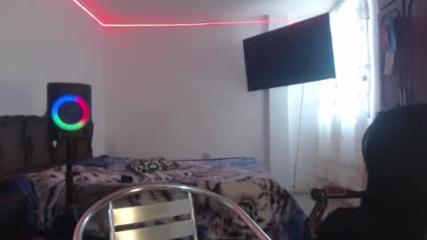 aliceesmiths online show from May 2026 06:26:04 PM