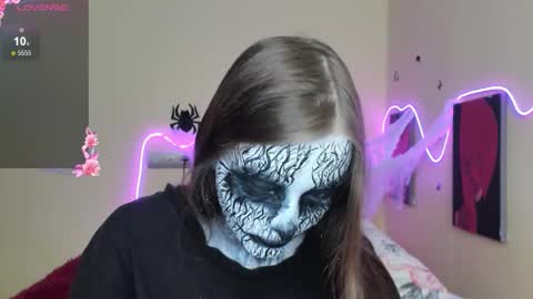 Alie online show from November 2025 03:19:01 AM