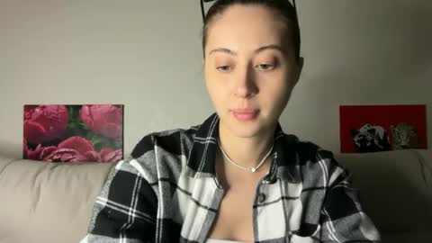 aliceinlustland online show from June 2026 10:20:01 PM