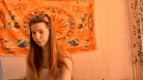 Snapshot of aliceinredsquare_ chatting on April 2026 05:10:01 AM Alice online show from April 2026 05:10:01 AM