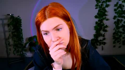 Snapshot of aliceinredsquare_ chatting on May 2026 05:01:02 AM Alice online show from May 2026 05:01:02 AM