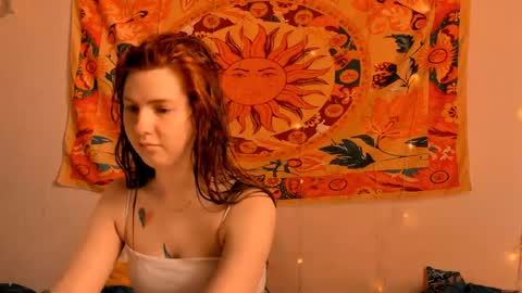 Snapshot of aliceinredsquare_ chatting on May 2026 05:16:01 AM Alice online show from May 2026 05:16:01 AM
