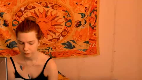 Snapshot of aliceinredsquare_ chatting on May 2026 05:05:02 AM Alice online show from May 2026 05:05:02 AM