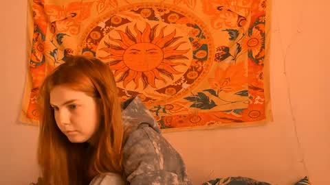 Snapshot of aliceinredsquare_ chatting on May 2026 05:15:02 AM Alice online show from May 2026 05:15:02 AM