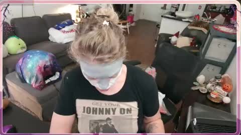 Alice Liddell online show from December 2025 05:53:01 PM