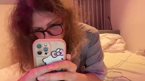 Snapshot of alicepinkhead chatting on June 2026 10:46:01 AM AlicePinkhead online show from June 2026 10:46:01 AM