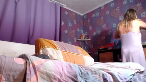 alicewetsquirt online show from February 2025 04:23:01 AM