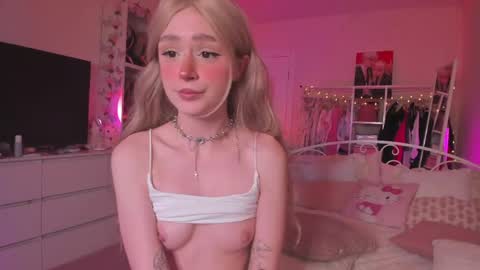 Snapshot of alicexbae chatting on June 2026 03:39:02 PM from wonderland online show from June 2026 03:39:02 PM