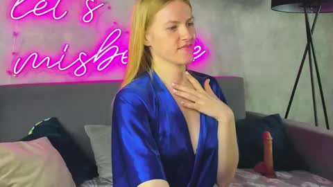 Snapshot of alicia_hars chatting on April 2026 11:18:01 PM Alicia 2 GMT 3am-9am TueThuFriSun 9am-15pm Sat online show from April 2026 11:18:01 PM