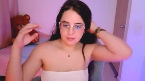 Snapshot of alicia_hotxx chatting on March 2026 06:22:02 PM alison online show from March 2026 06:22:02 PM