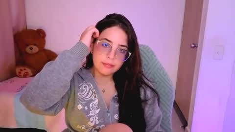 Snapshot of alicia_hotxx chatting on March 2026 07:06:02 PM alison online show from March 2026 07:06:02 PM