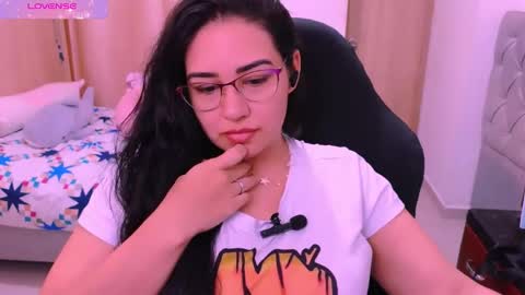 Snapshot of alicia_hotxx chatting on June 2026 06:00:02 PM alison online show from June 2026 06:00:02 PM