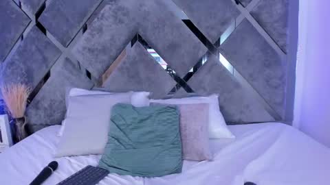 Alice  online show from January 2025 05:59:01 PM