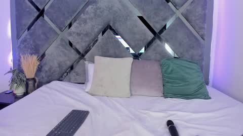 Alice  online show from February 2025 01:22:01 PM