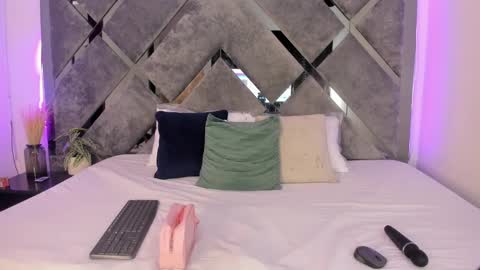 Alice  online show from February 2025 06:54:01 PM