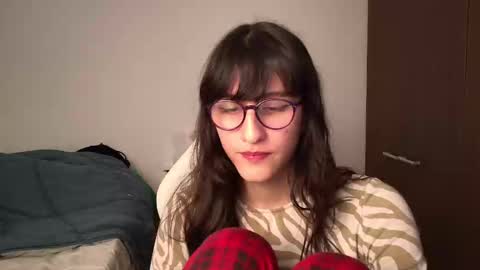 Snapshot of alicia_love29 chatting on December 2024 12:12:02 PM Alice online show from December 2024 12:12:02 PM