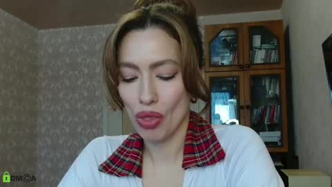 Alicia online show from December 2025 05:57:01 AM