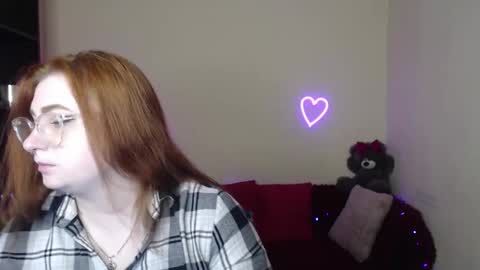 Snapshot of alicia_side_red chatting on April 2026 05:27:02 AM Alicia online show from April 2026 05:27:02 AM