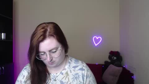 Snapshot of alicia_side_red chatting on April 2026 11:22:02 AM Alicia online show from April 2026 11:22:02 AM