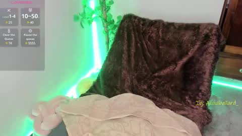 Snapshot of aliciaballard chatting on March 2025 11:31:02 PM Jennyfer online show from March 2025 11:31:02 PM