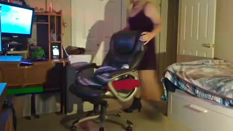 Snapshot of aliciadehart181 chatting on October 2025 01:37:02 AM Alicia deHart  Help me reach 1000 Followers. Its FREE online show from October 2025 01:37:02 AM