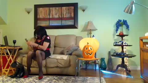 Snapshot of aliciadehart181 chatting on October 2025 07:57:02 PM Alicia deHart  Help me reach 1000 Followers. Its FREE online show from October 2025 07:57:02 PM
