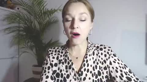 Alicia online show from December 2025 07:17:01 AM