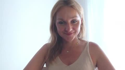 Snapshot of alicialux chatting on June 2026 01:08:02 PM Alicia online show from June 2026 01:08:02 PM