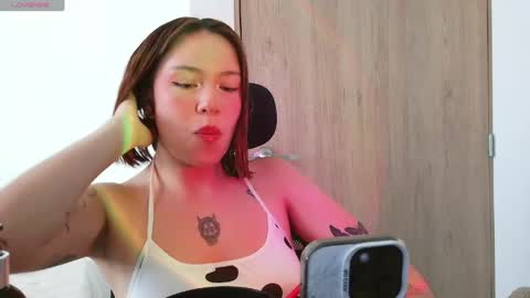 aliciia_23 online show from April 2026 06:49:02 PM