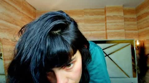 Alie online show from April 2026 07:48:01 PM