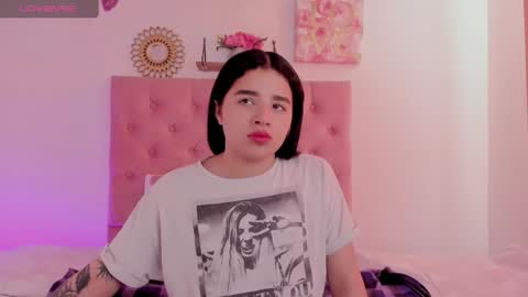 aliice_walker_ online show from December 2024 12:27:02 PM