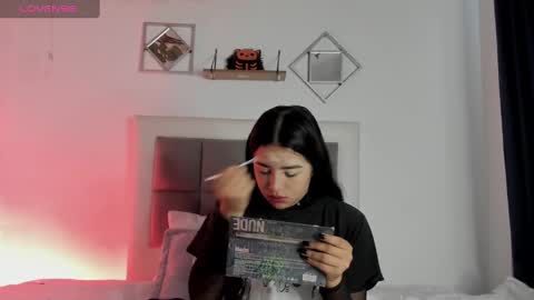 aliice_walker_ online show from January 2025 12:36:02 PM