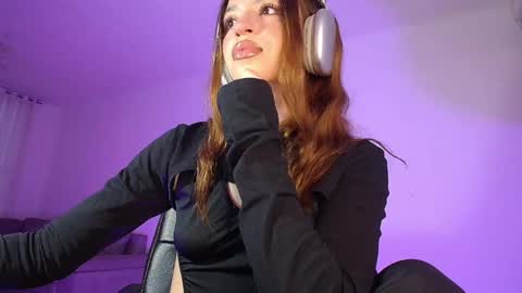 Snapshot of alina_lee01 chatting on May 2026 11:10:01 PM NYX online show from May 2026 11:10:01 PM