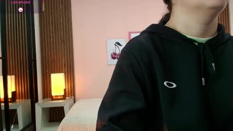 Alina online show from April 2026 11:32:01 AM