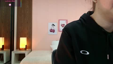 Alina online show from April 2026 11:37:01 AM