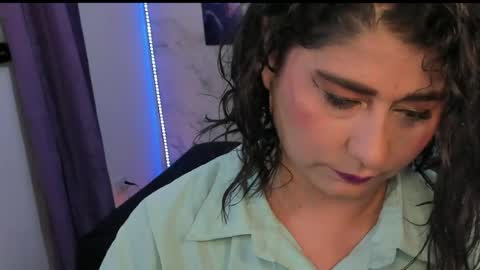 Snapshot of alinabozz1 chatting on July 2026 03:54:02 AM alinabozz1 online show from July 2026 03:54:02 AM