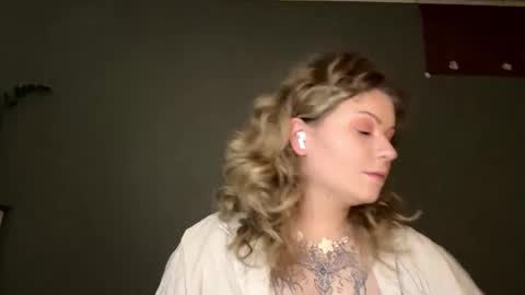 Alina online show from March 2026 01:04:02 PM