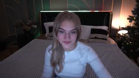 Alina online show from December 2025 09:09:02 PM