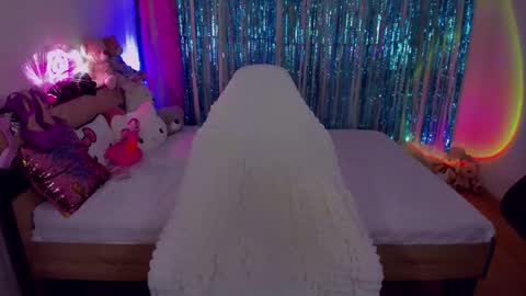 alinaocean online show from October 2025 07:20:01 PM