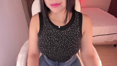 Snapshot of alinaowens chatting on January 2025 08:32:02 PM alinaowens online show from January 2025 08:32:02 PM