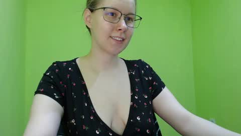 alinasei online show from May 2026 12:57:02 PM