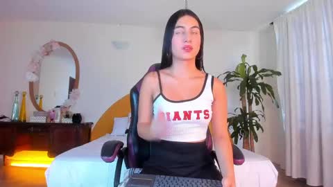 AlinaSimmons online show from April 2026 12:43:01 PM