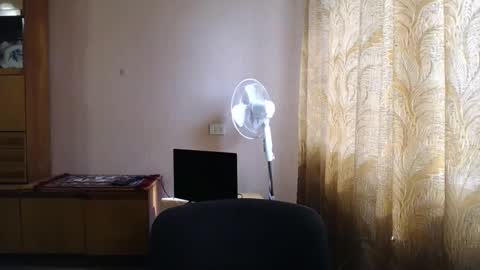 Snapshot of alinaxjames chatting on April 2026 11:53:02 AM AlinaxJames online show from April 2026 11:53:02 AM