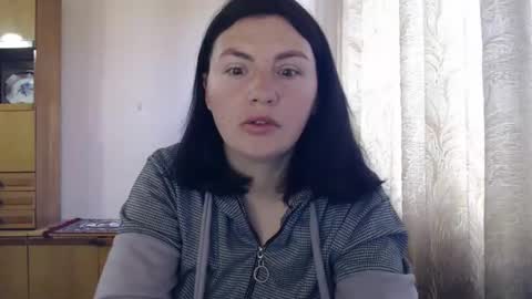 Snapshot of alinaxjames chatting on April 2026 07:44:01 AM AlinaxJames online show from April 2026 07:44:01 AM