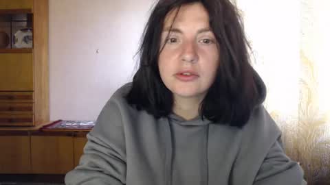 Snapshot of alinaxjames chatting on April 2026 02:47:01 PM AlinaxJames online show from April 2026 02:47:01 PM