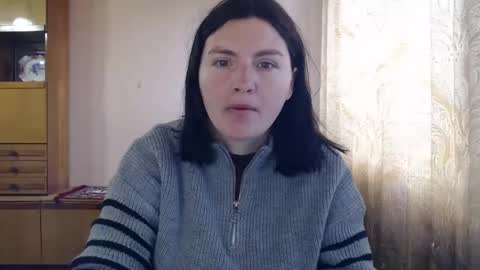 Snapshot of alinaxjames chatting on May 2026 11:48:01 AM AlinaxJames online show from May 2026 11:48:01 AM